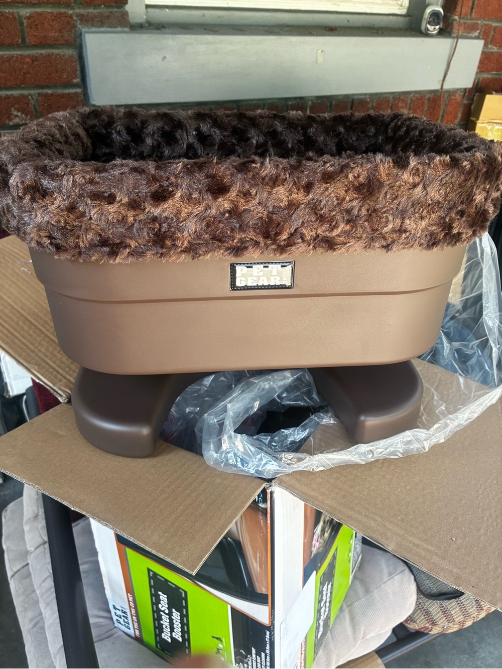Brown Elevated Pet Bed with Faux Fur Liner